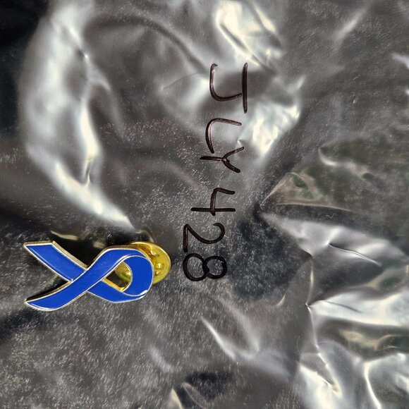 Blue Ribbon Pin - Picture 2 of 3